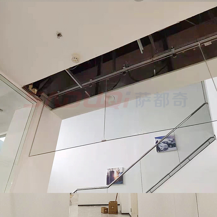 【江蘇擋煙垂壁】防火玻璃擋煙垂壁做多長(zhǎng)一塊？